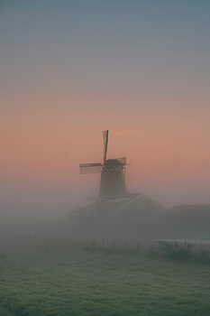 Hollands mistlandschap met molen