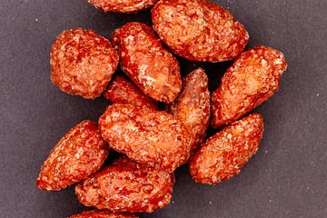 Kandierte Mandeln als süßer Snack oder Dessert von de-nue-pic