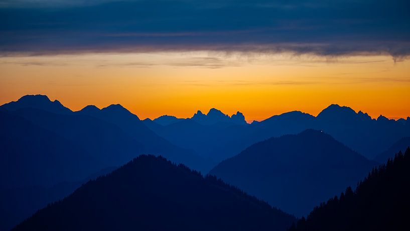 Vue du Herzogstand vers l'ouest au coucher du soleil par Robert Ruidl