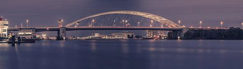 Van Brienenoordbrug in de avond RawBird Photo's Wouter Putter