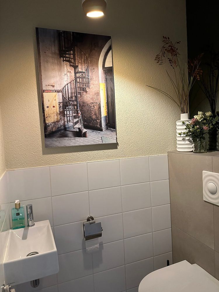 Verlassene Metalltreppe.  von Roman Robroek – Fotos verlassener Gebäude 