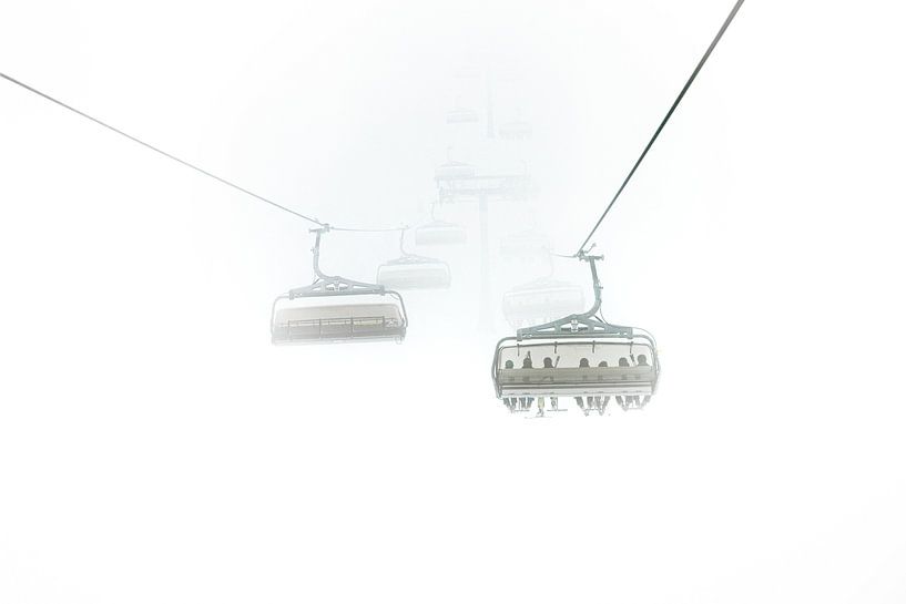 Lift in de mist van Marika Huisman fotografie