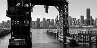 Gantry Plaza State Park in Queens, met zicht op Chrysler Building, New York City.