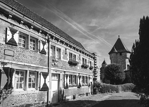 Le couvent des Faliezusters dans le quartier historique de Maastricht, avec la tour du Pater Vinck.