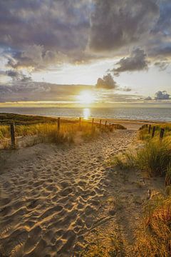 Het strand, de zee en de zon aan de Hollandse kust