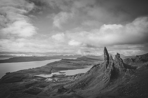 Old Man of Storr (noir et blanc) sur Jasper van der Meij