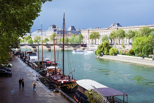 Boten op de Seine in Parijs