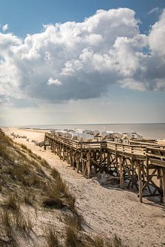 Platform met strandstoelen in Kampen, Sylt van Christian Müringer