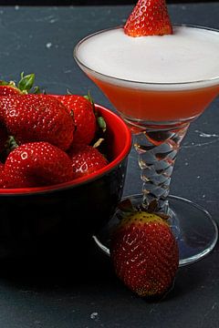 Aardbei ontmoet eiwit en gin. Heerlijke en fruitige cocktails geserveerd in een glas