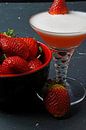Erdbeere trifft auf Eiweiß und Gin. Leckere und fruchtige Cocktails im Glas serviert von Babetts Bildergalerie Miniaturansicht