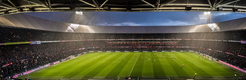 Panorama foto van Feyenoord wedstrijd in de Kuip van Fred Leeflang