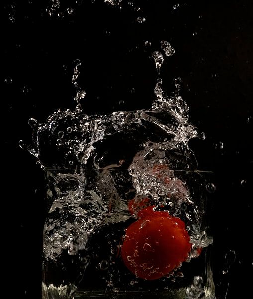 Tomatoe Splash by Ton van Buuren