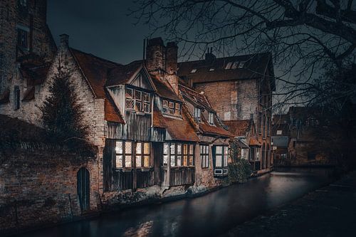 Bruges - Pont Boniface - Facades médiévales - Dark