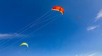 Kites in de lucht 2 van Percy's fotografie thumbnail