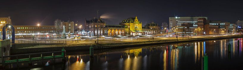 Gare centrale de Groningue la nuit par Martijn van Dellen
