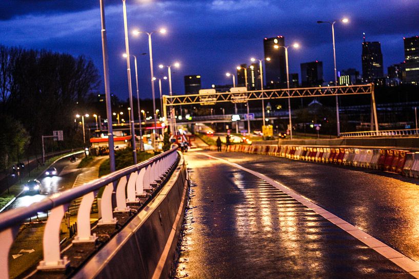 Flaneren over de A 13 | Rotterdam | 16-4-2016 van Shui Fan