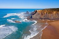 Photo aérienne de la plage d'Odeceixe dans l'Alentejo au Portugal par Eye on You Aperçu