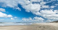 Prachtige wolkenpartij boven het strand van Borkum