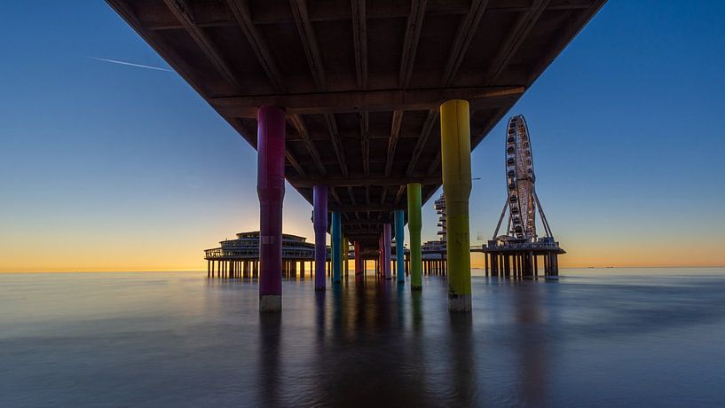Kleurrijke zuilen bij zonsondergang van Fabrizio Micciche