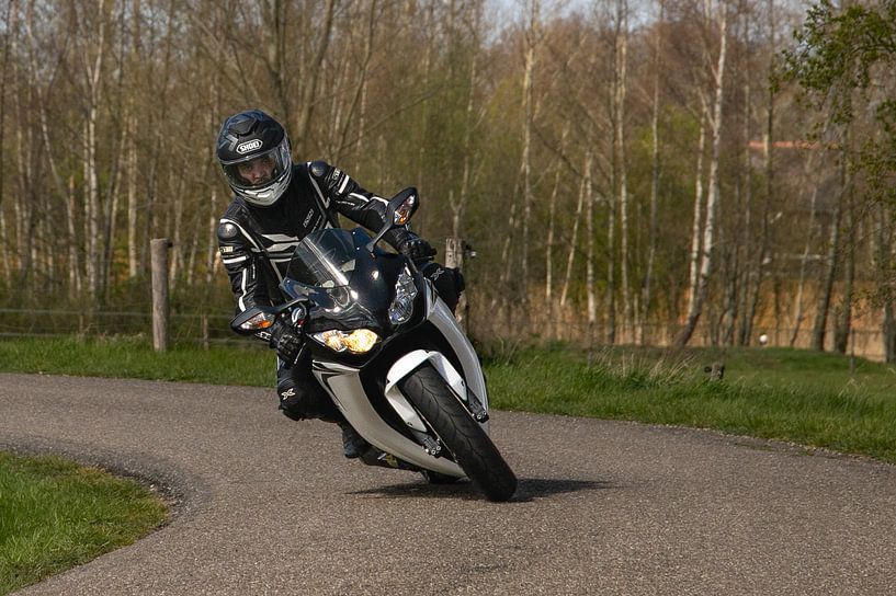 Motocycliste. par Wouter Van der Zwan