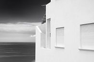 Zeezicht witte huis van Jan Brons thumbnail