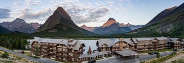 Glacier National Park, Many Glacier Hotel, Swiftcurrent Lake, Montana, USA by Jeroen van Deel