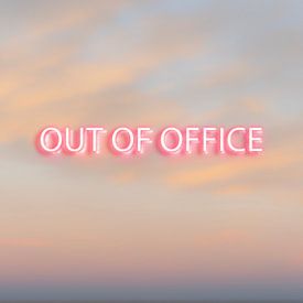 Out of Office, A Serene Escape, Minimal Beach Sunset von Dagmar Pels