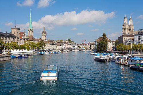 Zürich - Limmat met Grossmünster, Frauenmünster en Münsterbrücke