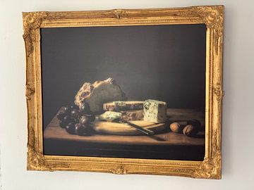 Photo de nos clients: Nature morte : pain, fromage et raisins sur Monique van Velzen