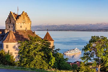 Excursieboten en kasteel Meersburg aan de Bodensee van Werner Dieterich