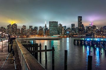 New Yorks Skyline am Abend van Kurt Krause
