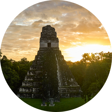 Zonsopkomst boven Maya tempel van Jeroen Kleiberg