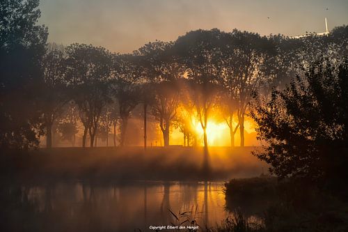 Zonopkomst boven de Alblasserwaard