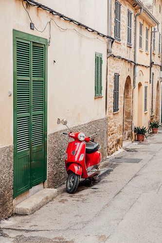Red scooter on Mallorca