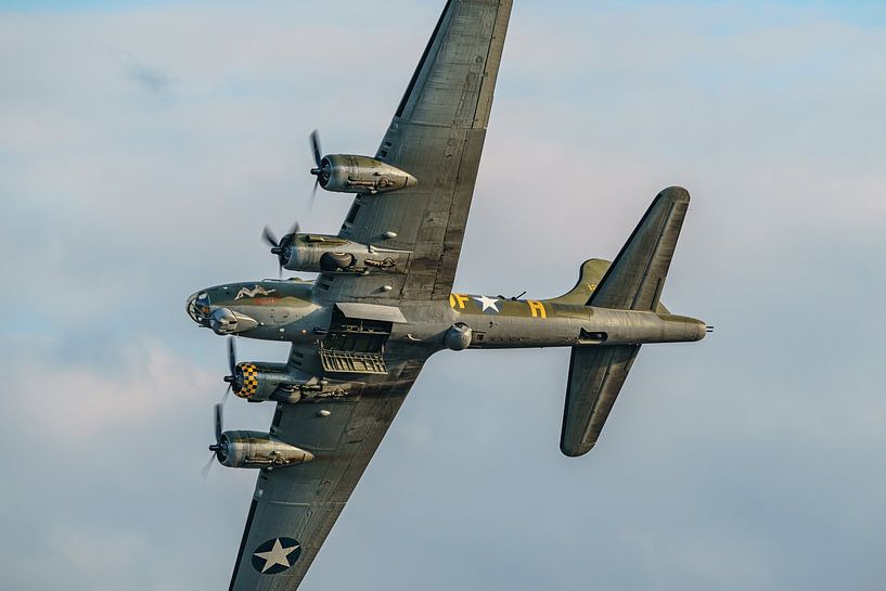 Flyby Boeing B-17G Flying Fortress  by Jaap van den Berg