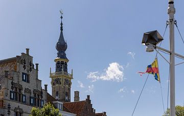 Turm-Rathaus vom Hafen von Veere aus