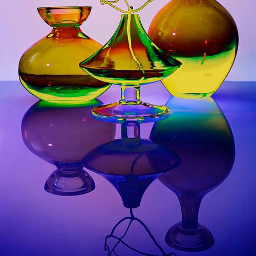 Nature morte amusante. Verre coloré.