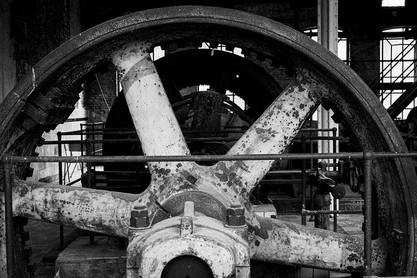 Wheel of the Future by Ronn Perdok