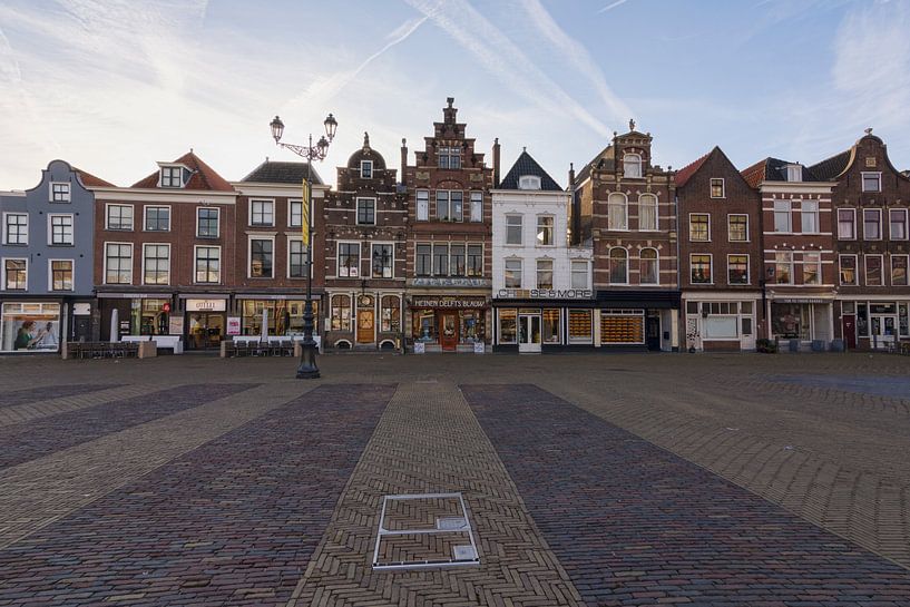 Schöne Fassadengebäude am Markt in Delft von Charlene van Koesveld