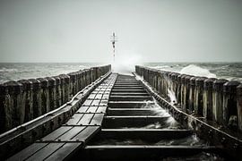 Woeste zee bij kazematten Vlissingen, Zeeland sur Erik Wouters