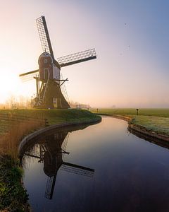 Molen bij zonsopkomst van Thijs Friederich