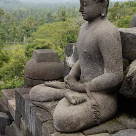 Buddah bij de Borobudur by Paula de Wit