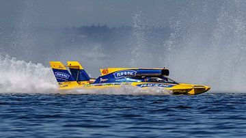 H1 Unlimited hydroplane raceboot. van Jaap van den Berg