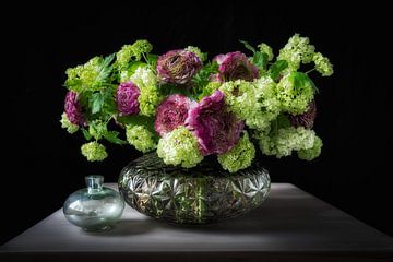 still life with flowers by Richard Mijnten