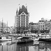 The White House in the Old Harbour in Rotterdam in black and white by MS Fotografie | Marc van der Stelt
