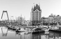 Het Witte Huis in de Oude Haven in Rotterdam in zwart/wit