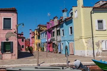 Gekleurde huisjes op het eilan Burano van Mirjam Welleweerd
