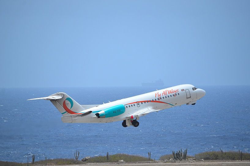 Fly All Ways - Abflug von Curaçao von Karel Frielink