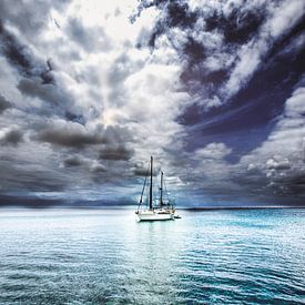 Segelyacht in tropischen Gewässern in Bonaire von Paul Piebinga