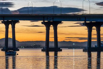 Coronado Bridge Nahaufnahme Sonnenaufgang von Joseph S Giacalone Photography